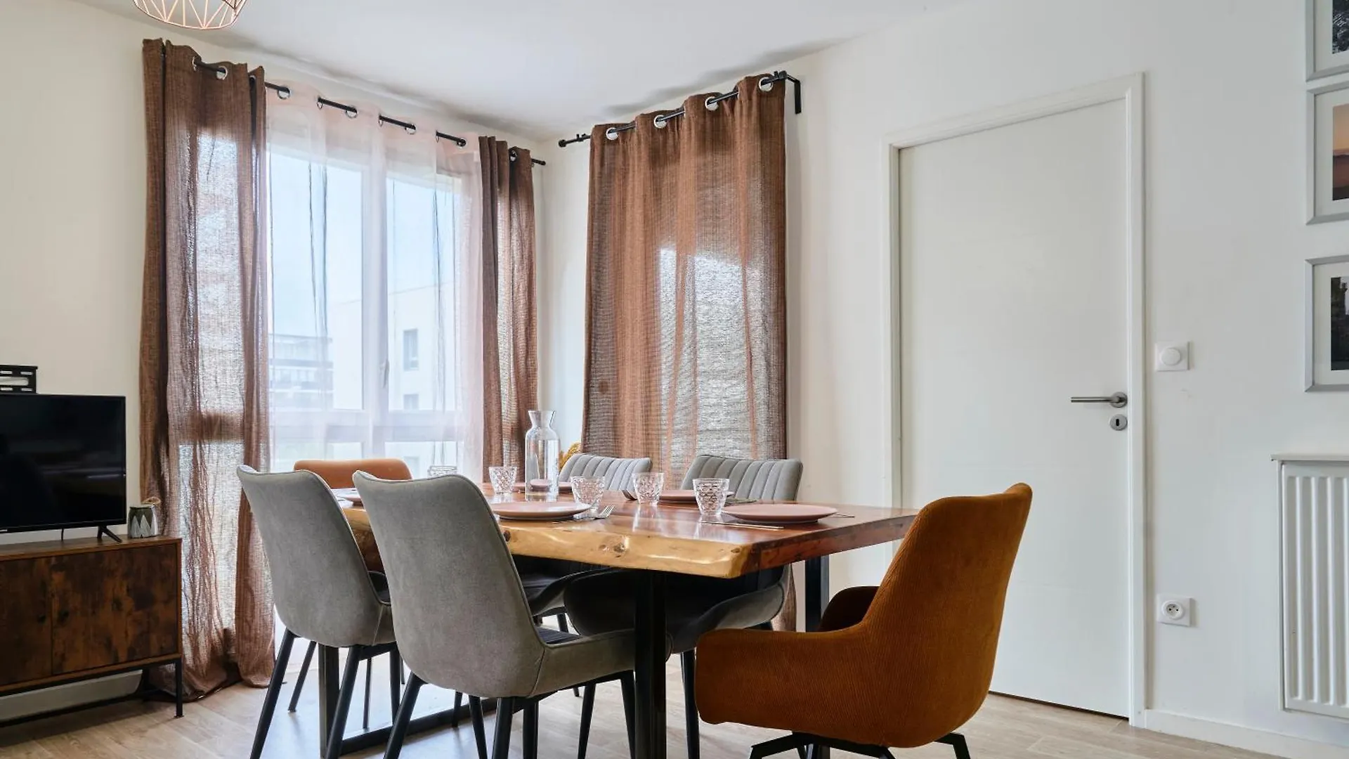 Appartement T4 Moderne Et Spacieux A Lilla 0*,  Francia